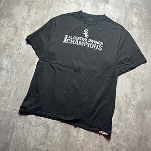 Chicago-white-sox Men's Black and Grey T-shirt